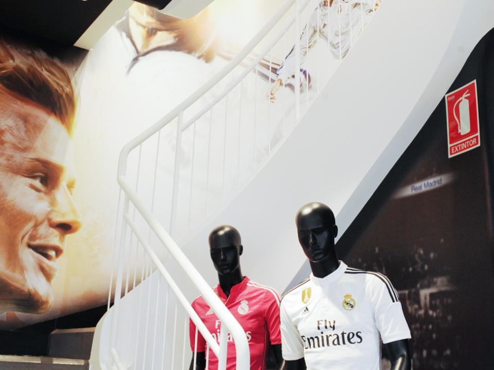 REAL MADRID OFFICIAL STORE- Gypsum International Trophy 2016